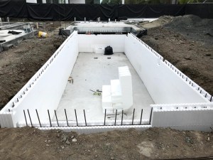 bloque ICF para muros de piscinas en Panamá